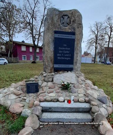 Kriegerdenkmal Markt Wolfen Kriegerdenkmal Markt Wolfen